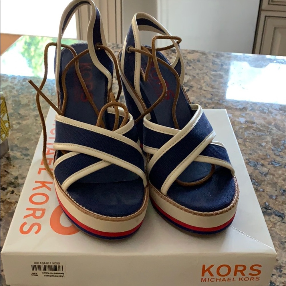 Michael Kors Freesia sandal size 6